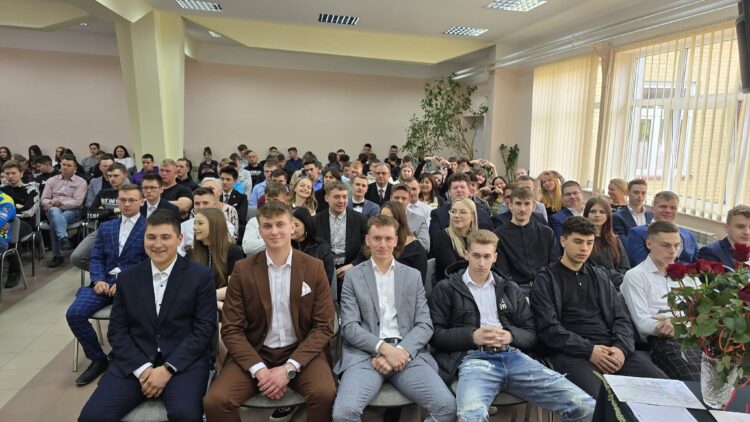 Zakończenie roku szkolnego klas maturalnych oraz klasy drugiej szkoły branżowej II stopnia